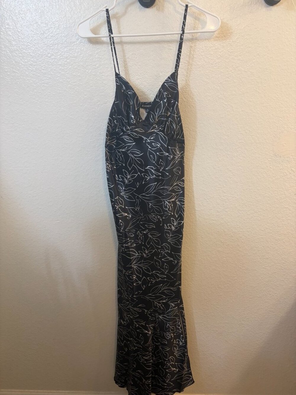 Bebe Black & White Floral Satin Maxi Dress – Size M, NWT - Picture 4 of 8